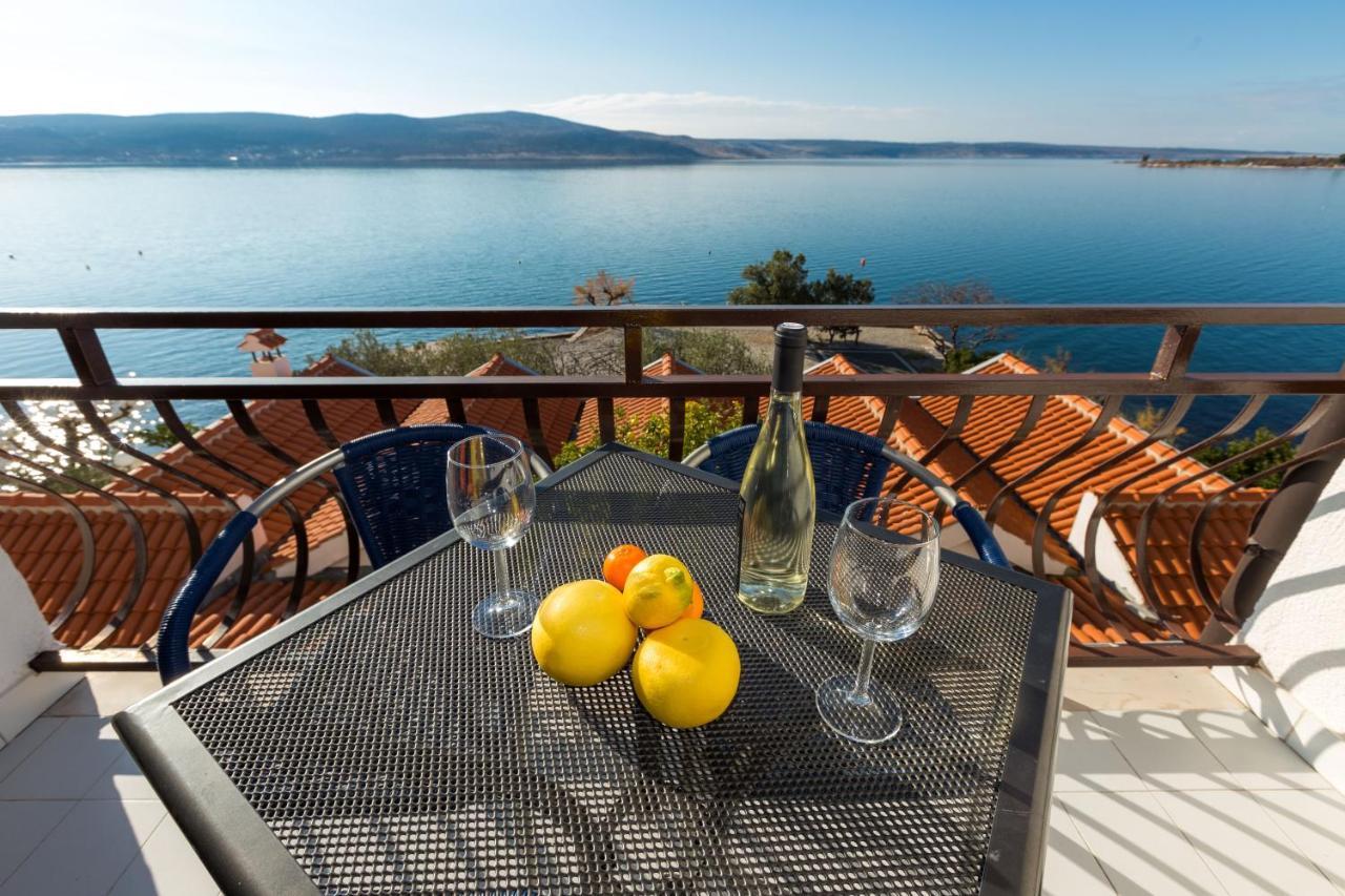 Pansion Croatia Bed and Breakfast Starigrad Paklenica Esterno foto