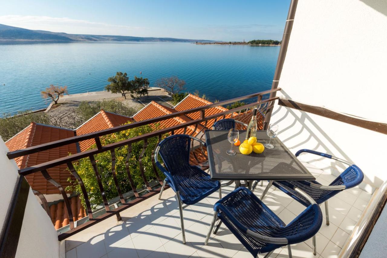 Pansion Croatia Bed and Breakfast Starigrad Paklenica Esterno foto