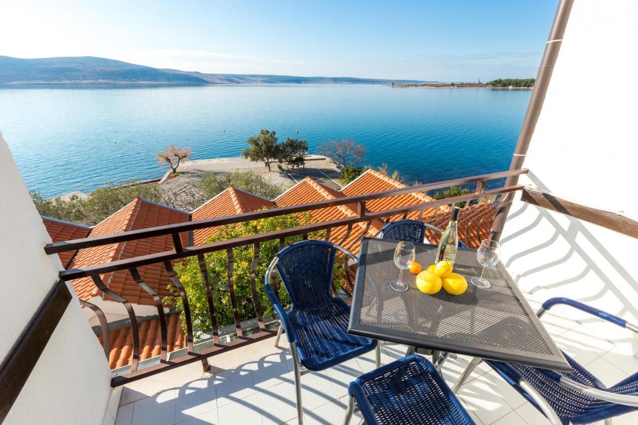 Pansion Croatia Bed and Breakfast Starigrad Paklenica Esterno foto