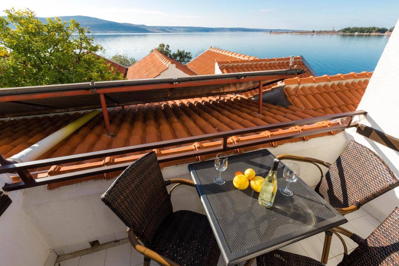 Pansion Croatia Bed and Breakfast Starigrad Paklenica Esterno foto