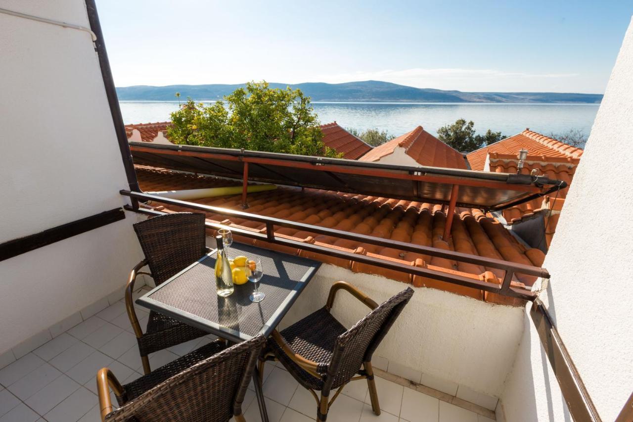 Pansion Croatia Bed and Breakfast Starigrad Paklenica Esterno foto